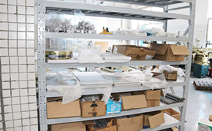 試驗(yàn)箱機(jī)加半產(chǎn)品區(qū)