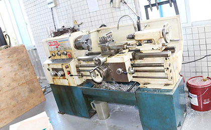 試驗(yàn)箱廠家車床